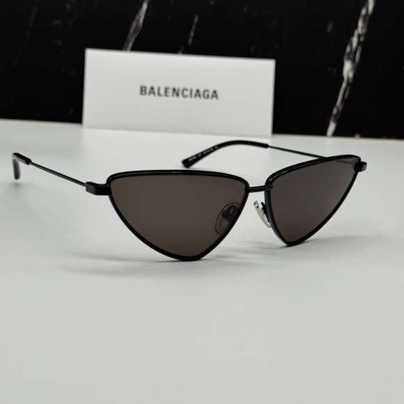 NEW BALENCIAGA WOMEN CAT EYE SUNGLASSES - Picture 7 of 10